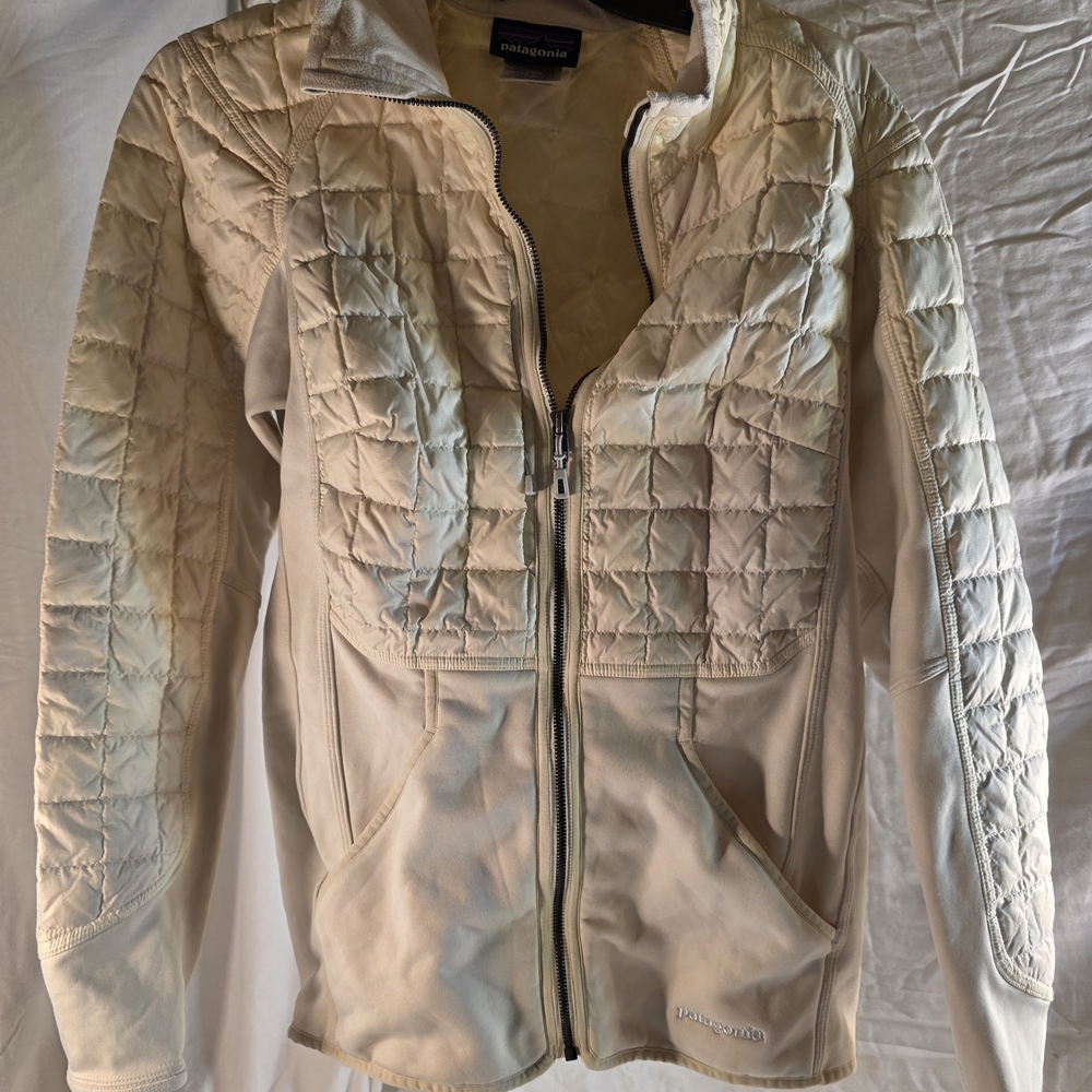 Patagonia Women's Cream Quilted Ski Jacket